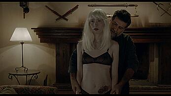 Actress - SofIa Gala Castiglione, Blanca Nieves Villalba: Movie - Cadaver exquisito